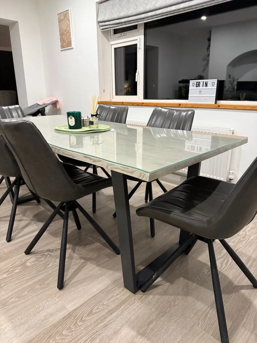 Kitchen table & 6 chairs - Image 2