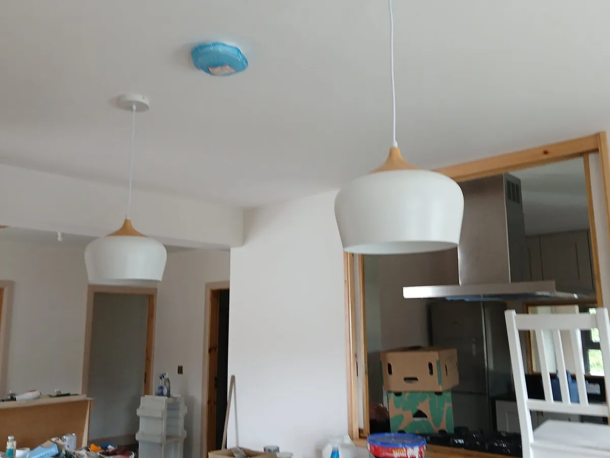 Pendant lights & Table Runners - Image 1