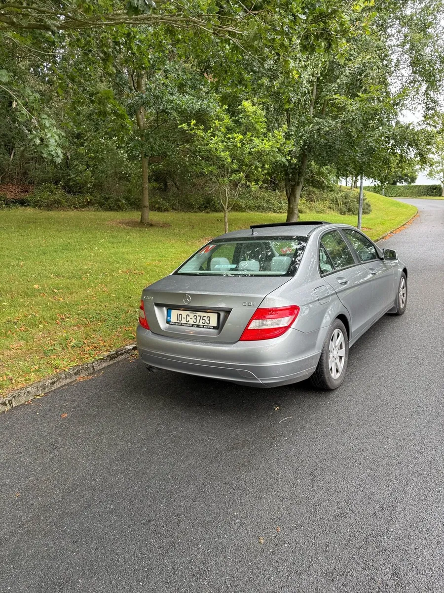 2010 Mercedes Benz C200 BlueEFFICIENCY - Image 2