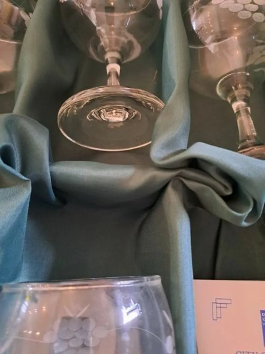 Derry crystal wine glasses - Image 3