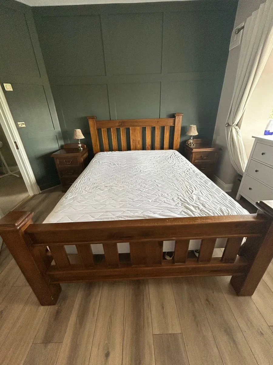 Bedroom furniture suite - Image 1