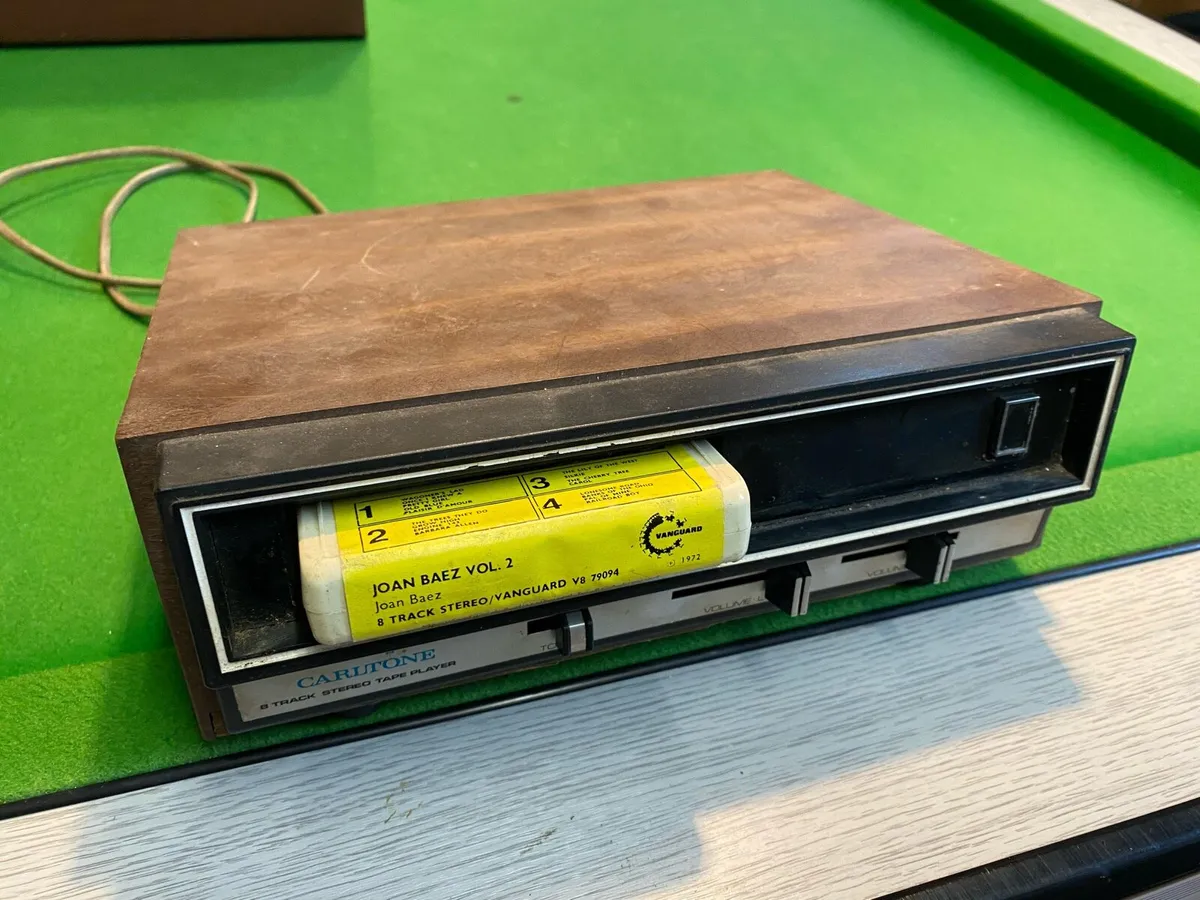 Vintage 8 track Player & Cassettes - Image 1