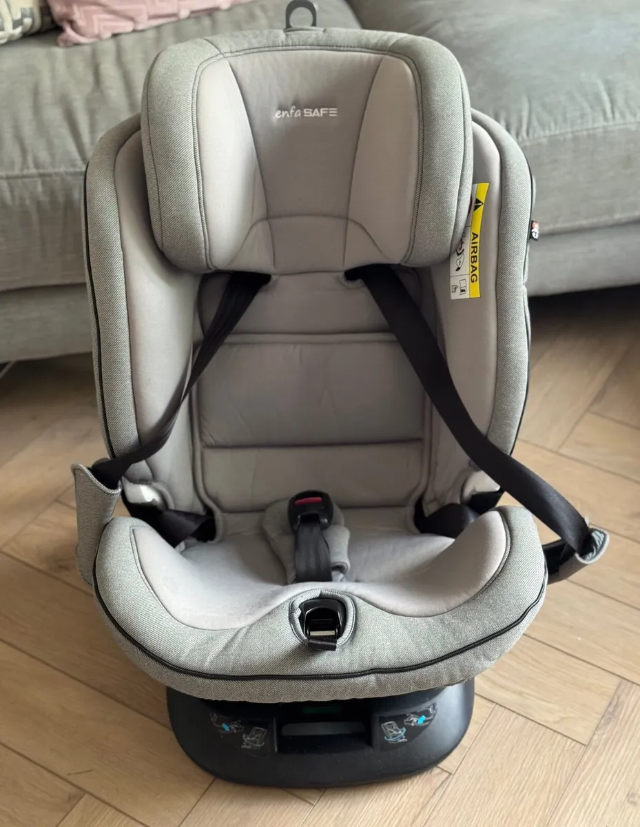 Car seat with isofix - Image 1