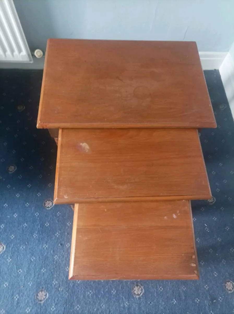 Nest of tables - Image 1