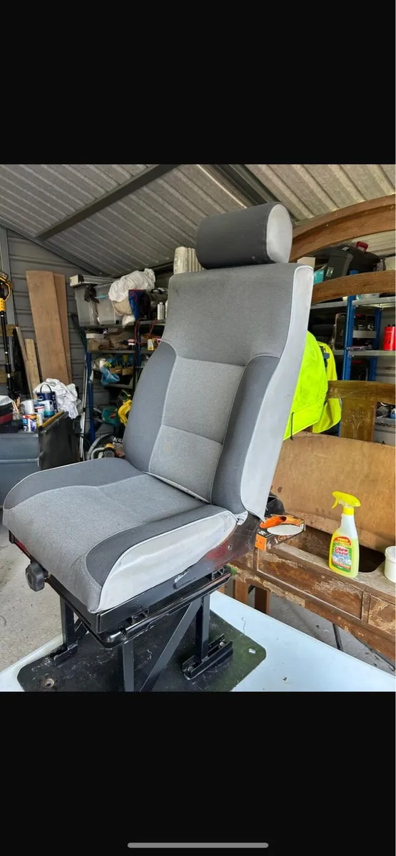 Renault master Passenger side /captain seat - Image 1