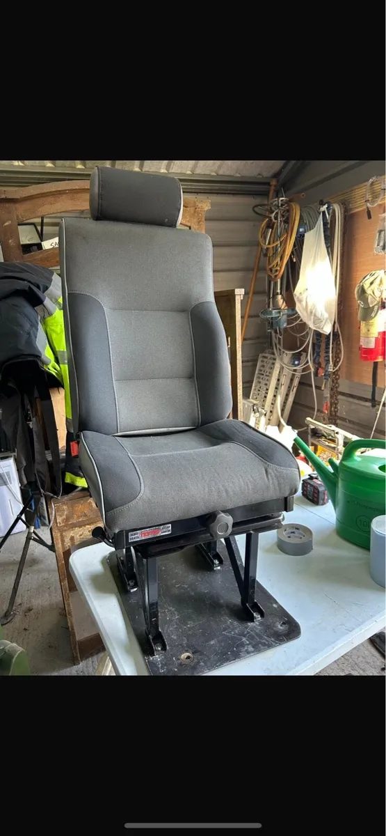 Renault master Passenger side /captain seat - Image 3