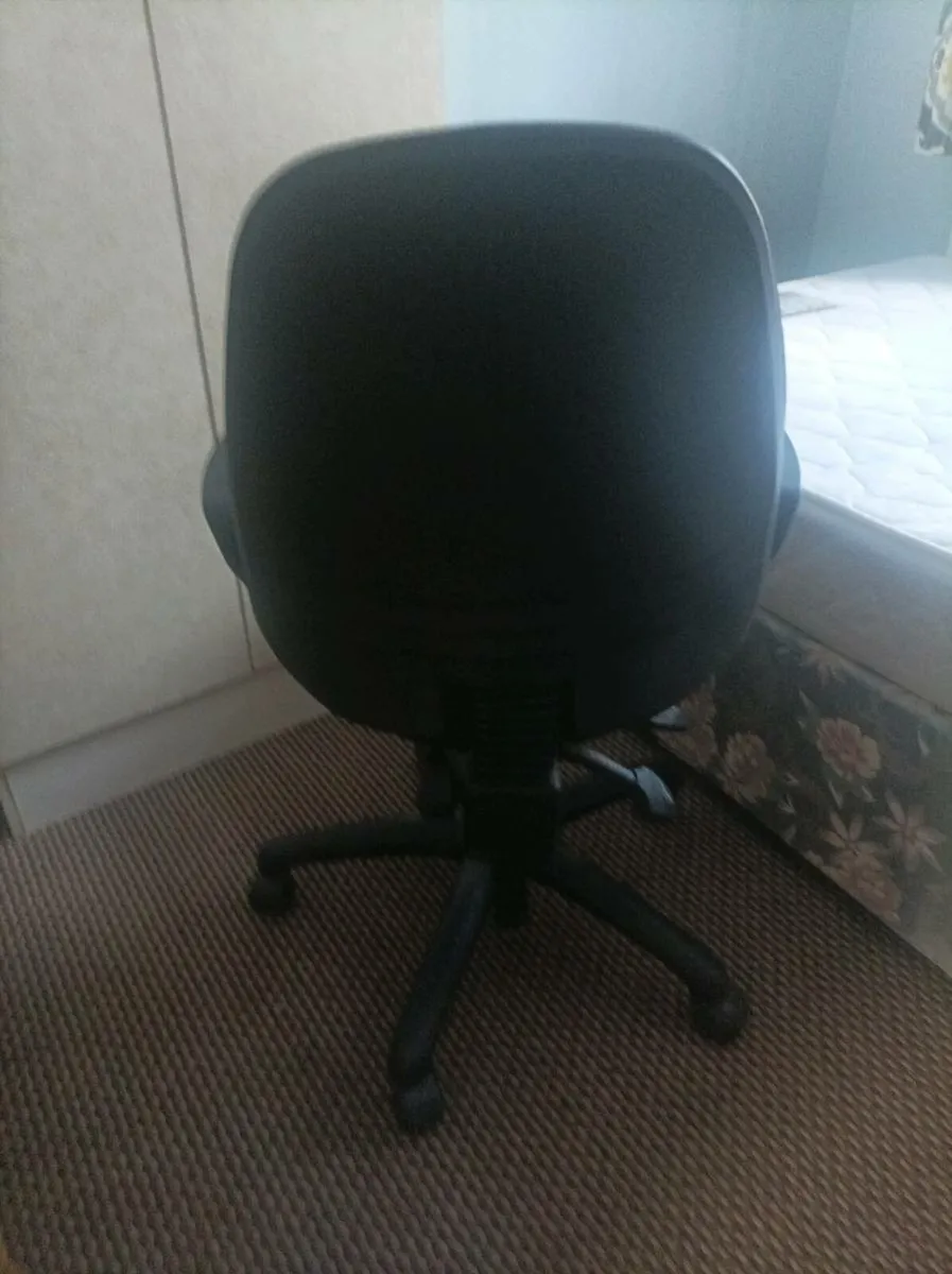 Office chair - Image 2