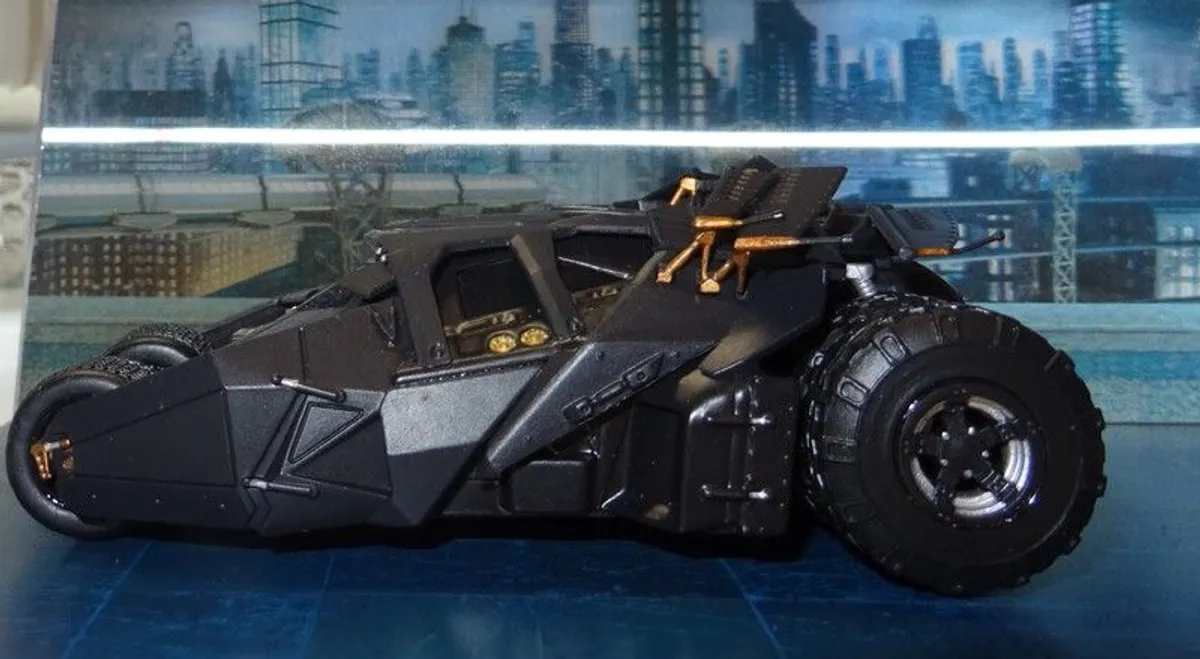 Bat Mobile - Batman Begins (tumbler) - Image 3