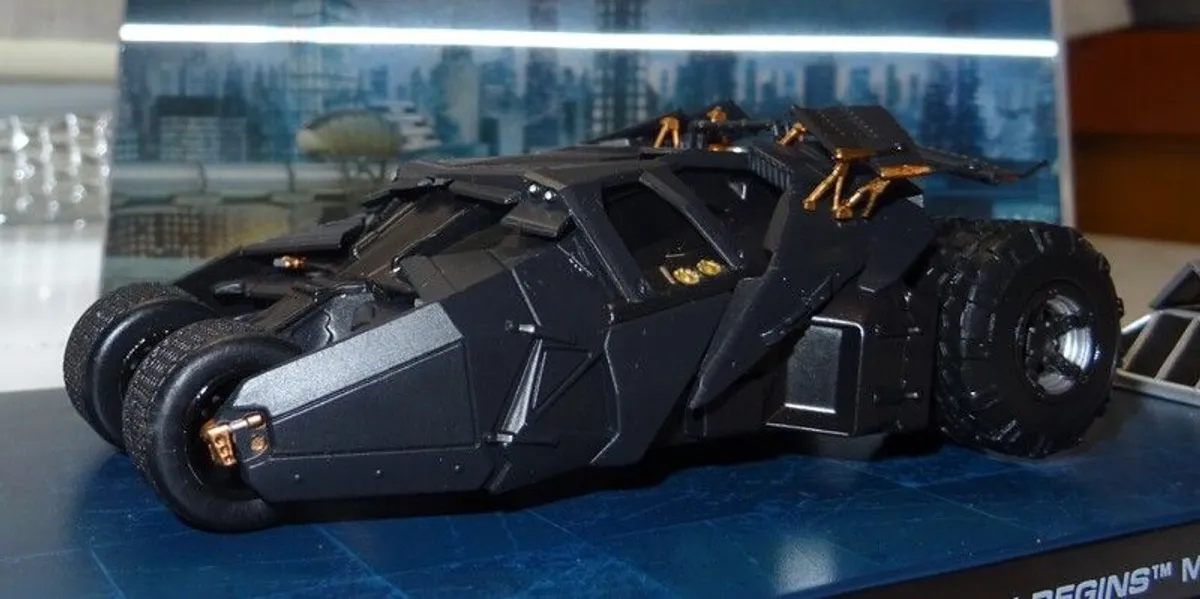 Bat Mobile - Batman Begins (tumbler) - Image 4