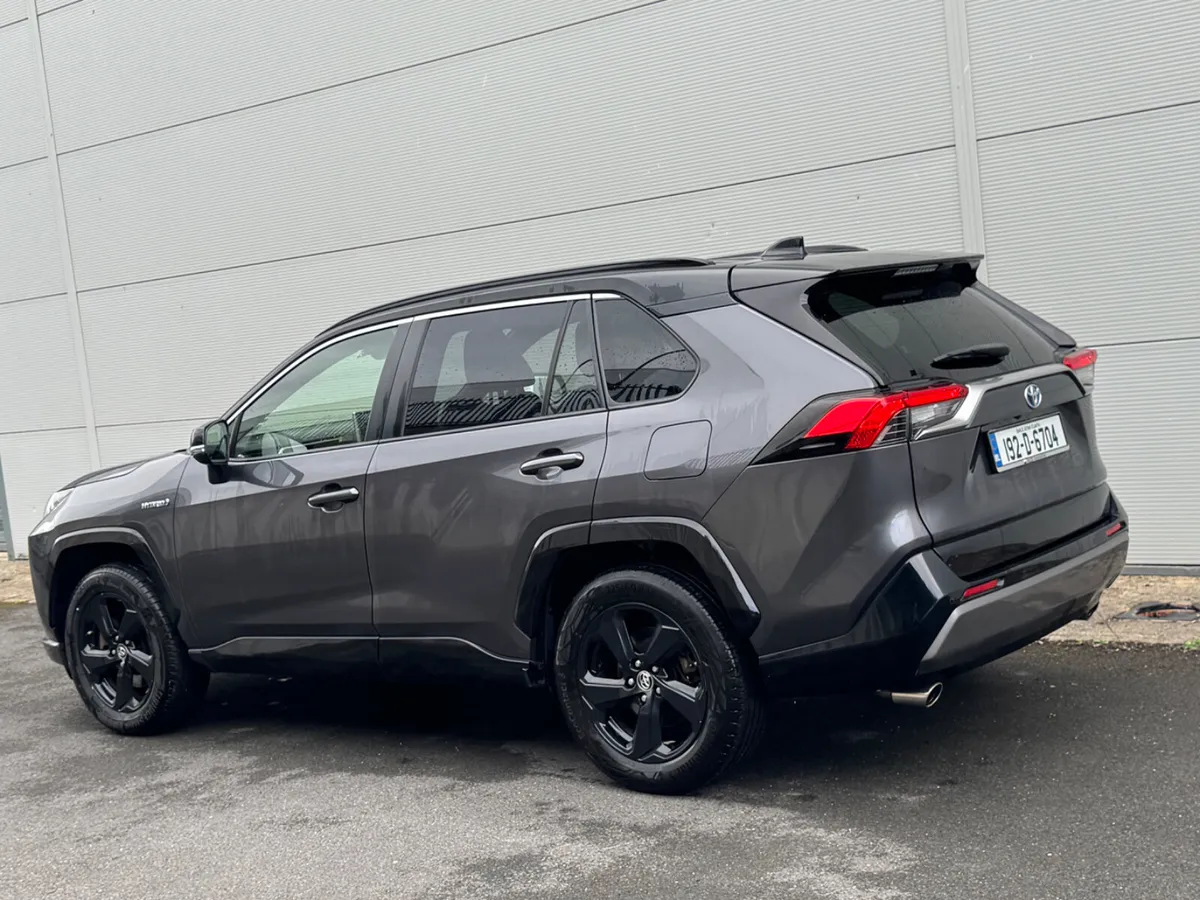 Toyota RAV4 2019 hybrid 1 owner - Image 3