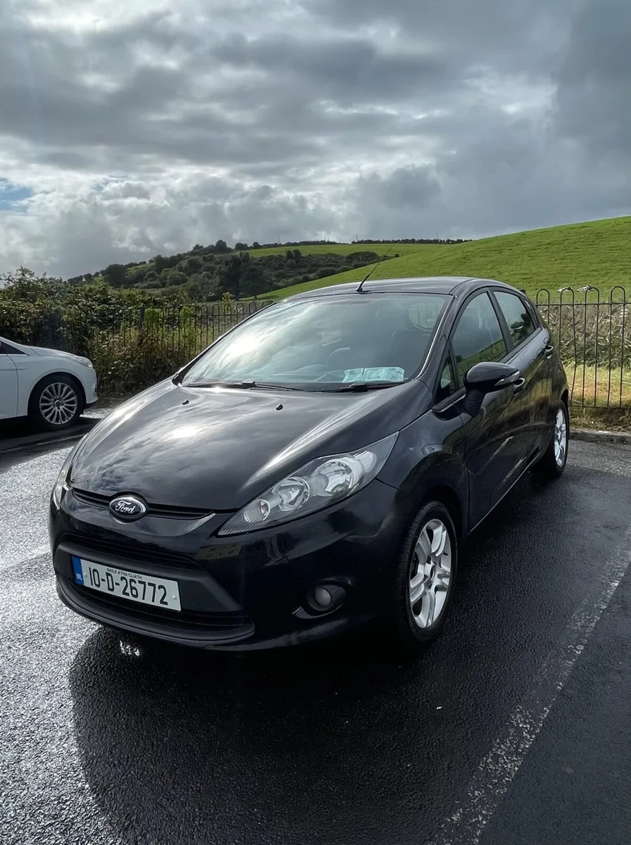 Ford Fiesta 2010 - Image 1