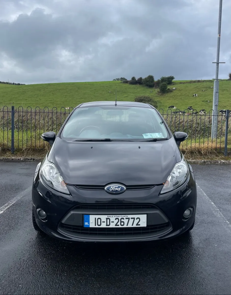Ford Fiesta 2010 - Image 2