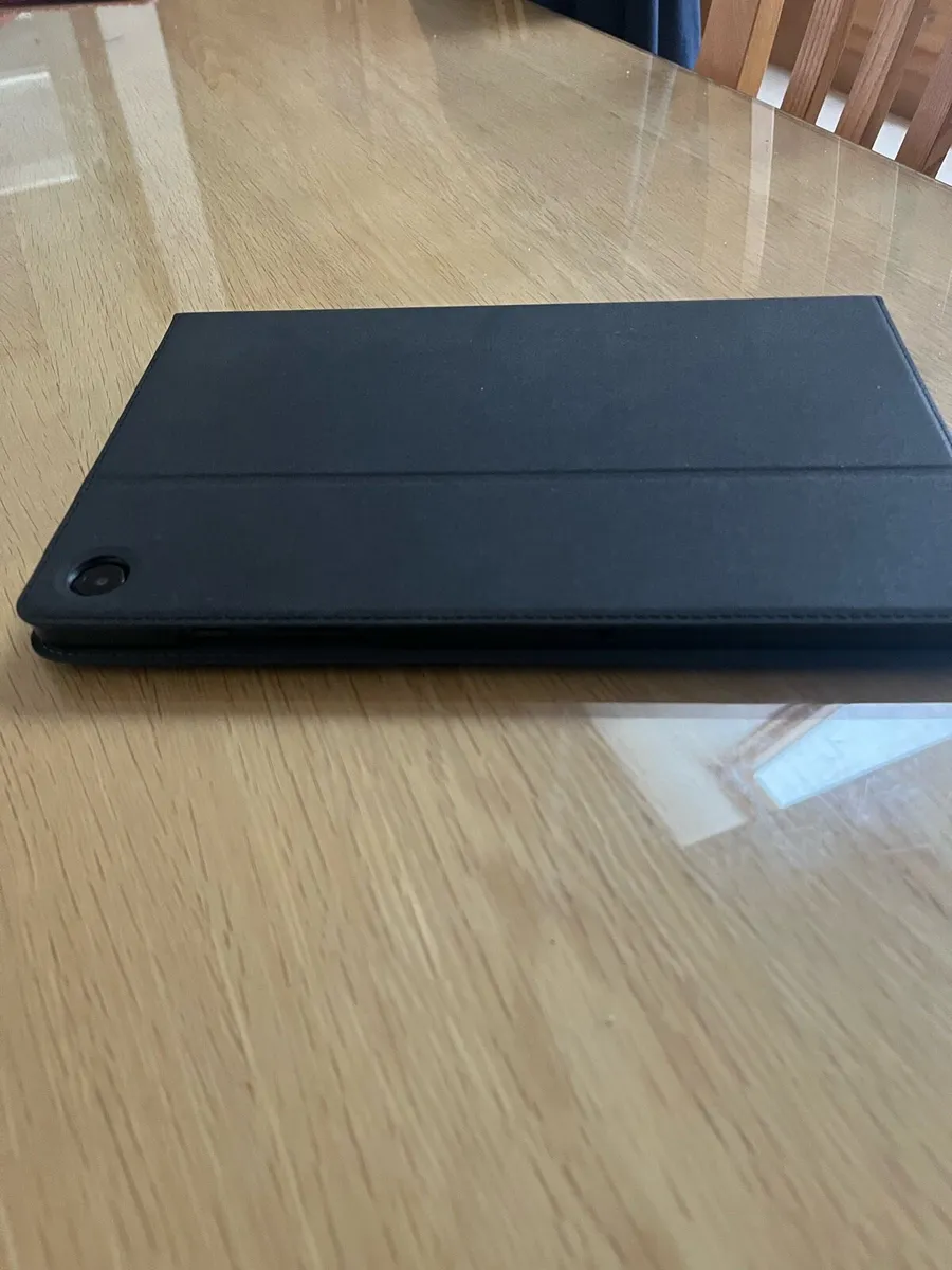 Samsung Galaxy A9 Tablet - Image 2