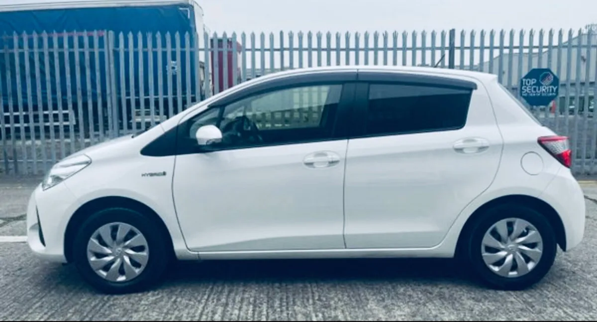 Toyota vitz - Image 2
