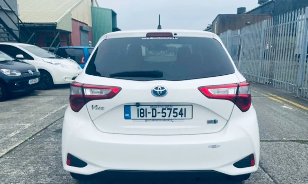 Toyota vitz - Image 3