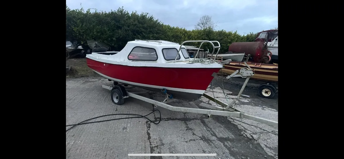 16 ft fibreglass sea boat - Image 1
