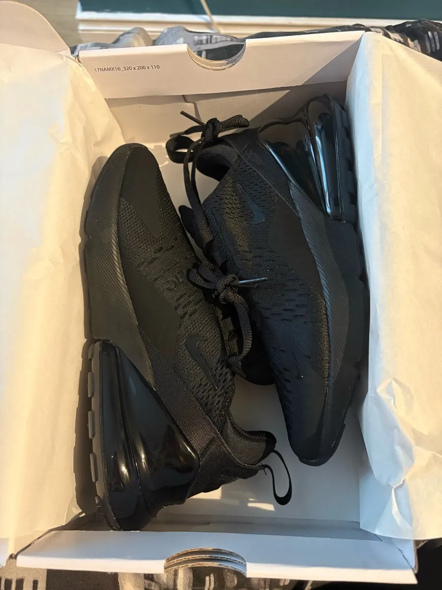 Nike Air Max 270 Ladies Trainers - Image 1