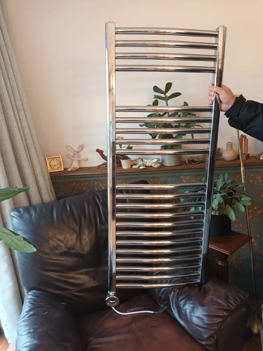 Electric towel rail - Image 1