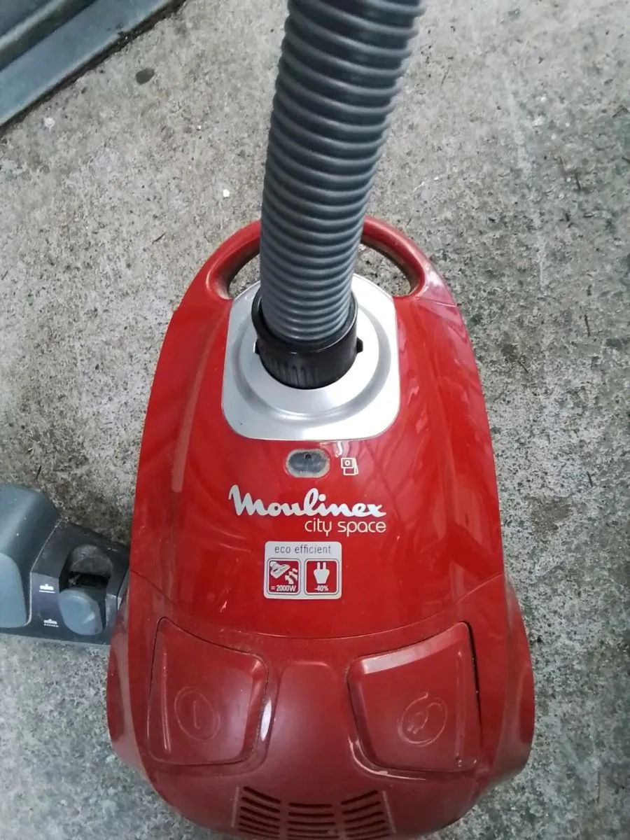 Vacuum cleaner - Image 2