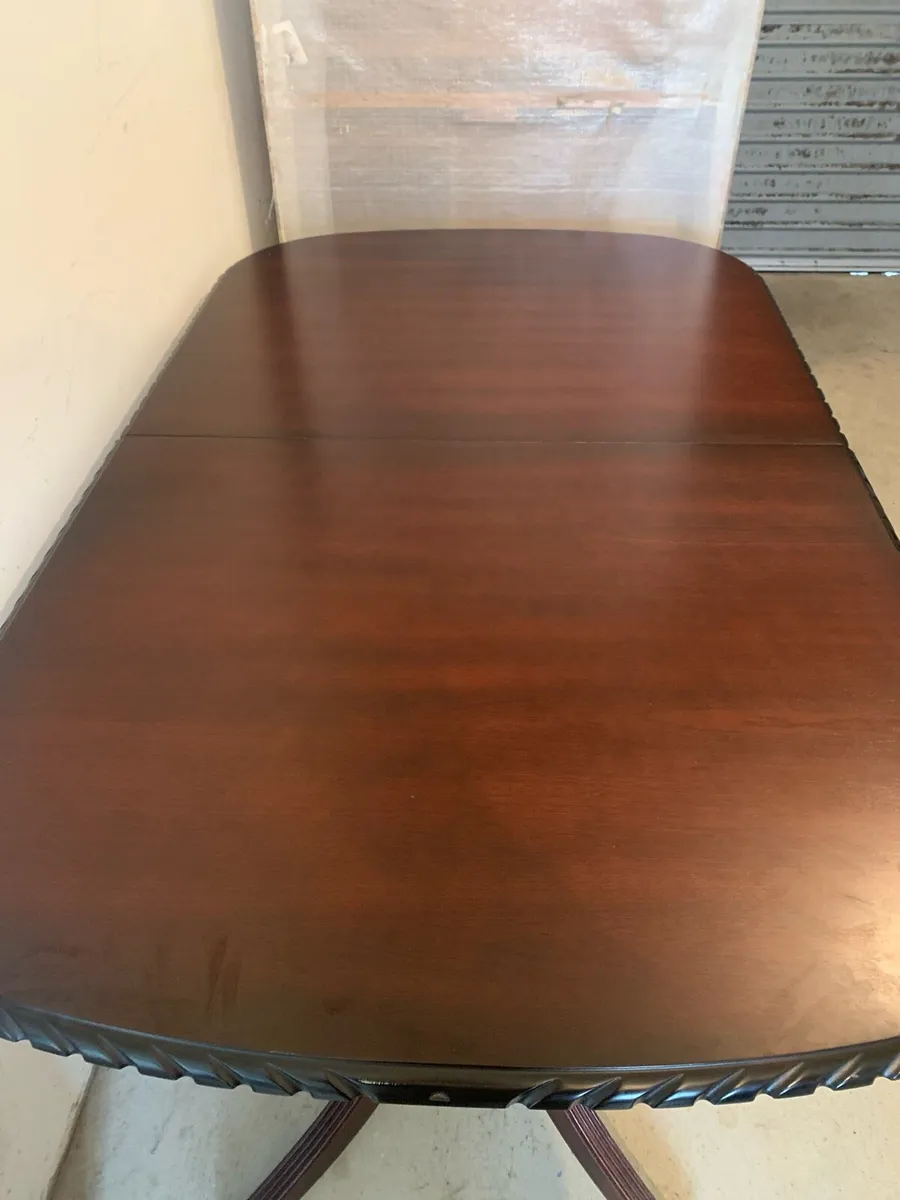 Dining table - Image 2