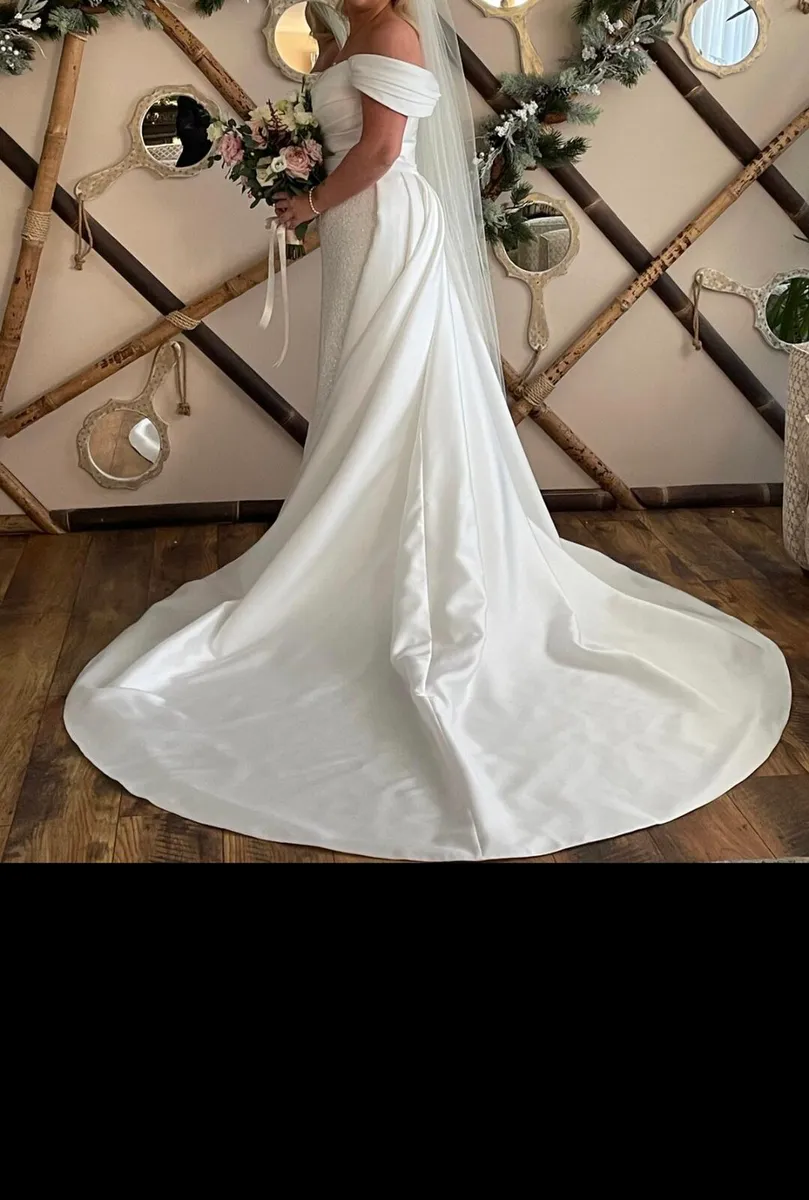 Wedding dress - Image 1