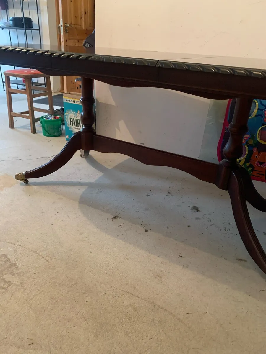Dining table - Image 4