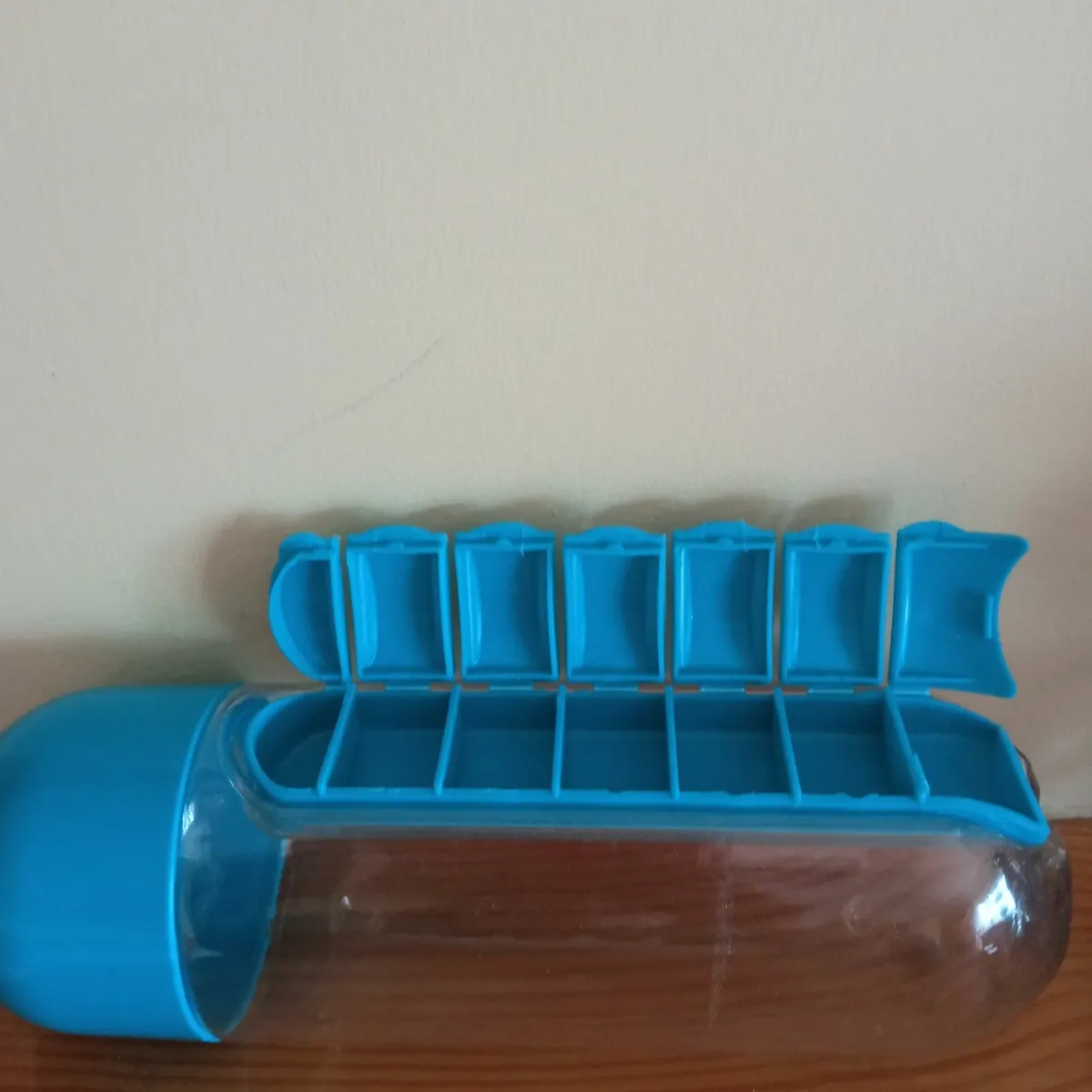 Water Bottle 2 in 1 Medicine Box - Image 4