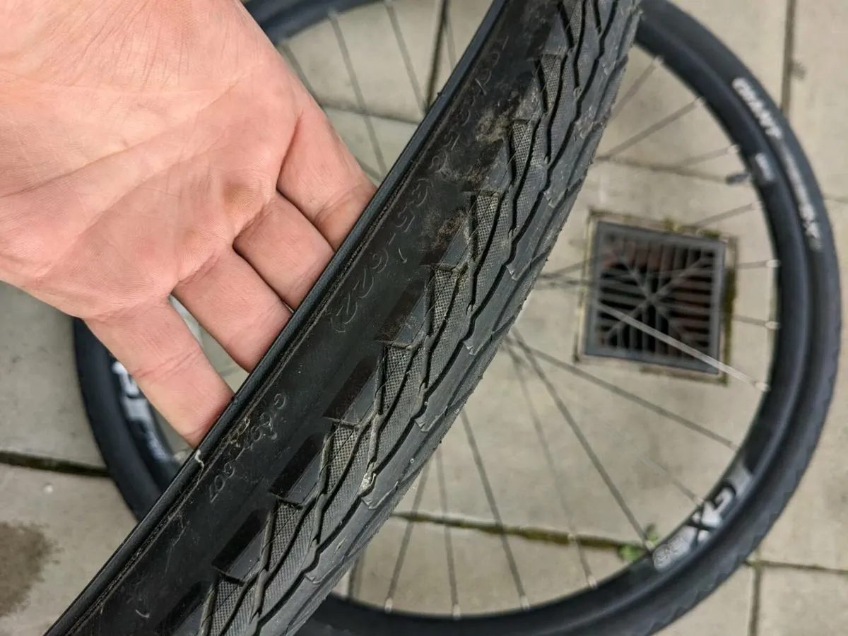 Giant Rear Wheel & tyres - Image 2
