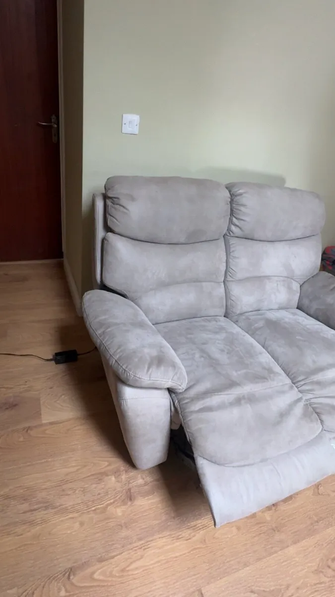 2 seater recliner sofa - Image 3
