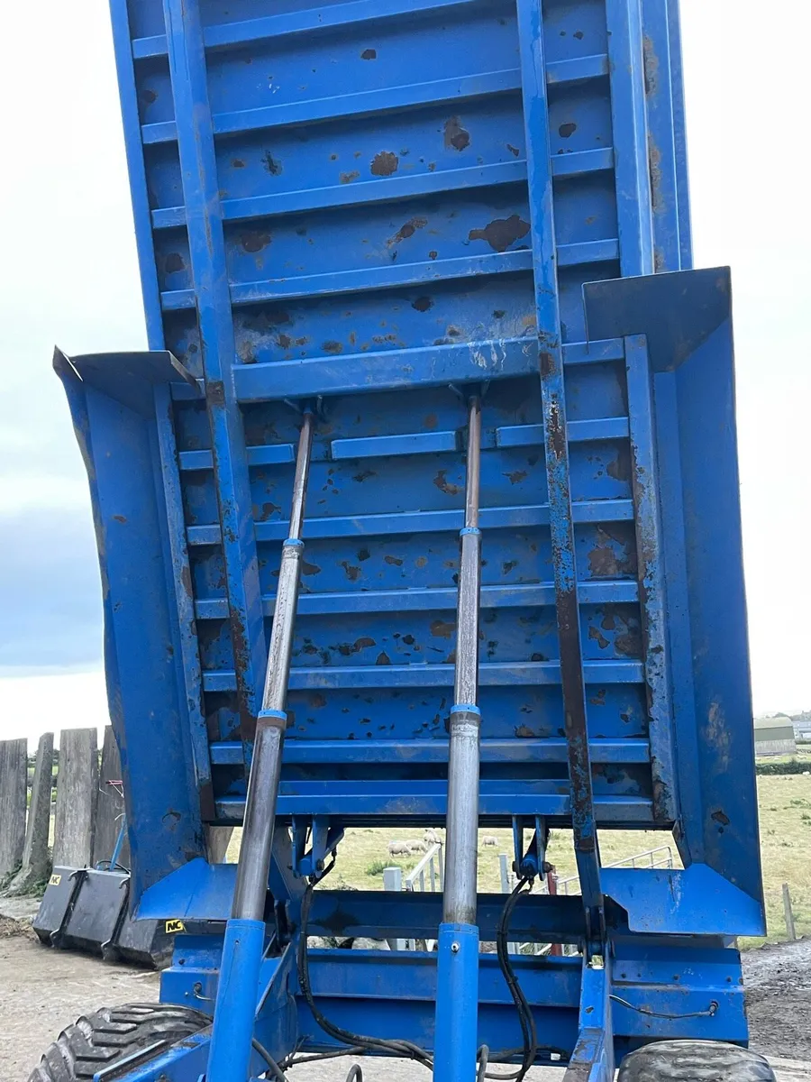 Dump trailer - Image 3