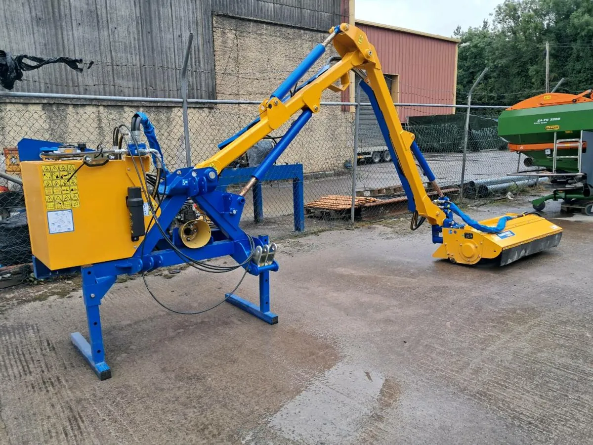 New Bomford Kestrel Hedgecutter - Image 2