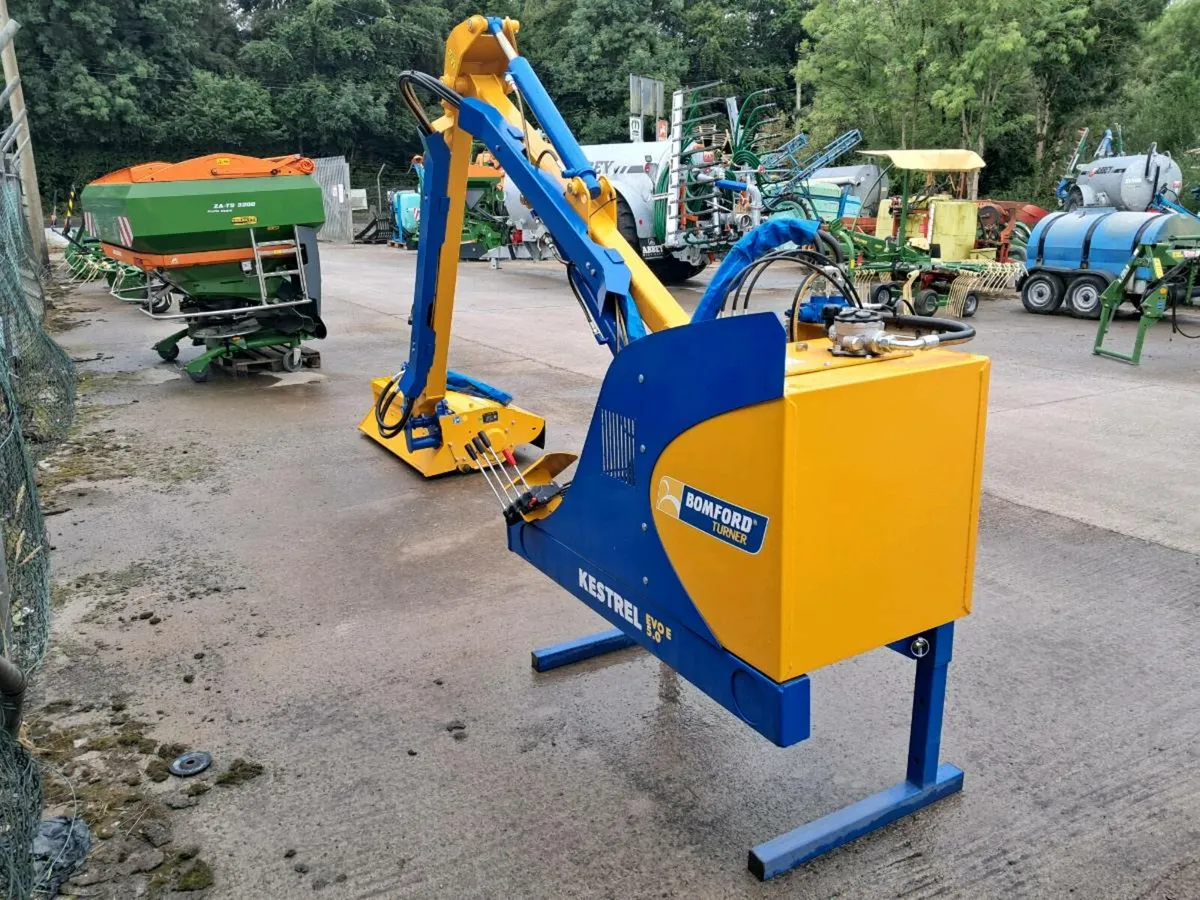 New Bomford Kestrel Hedgecutter - Image 3