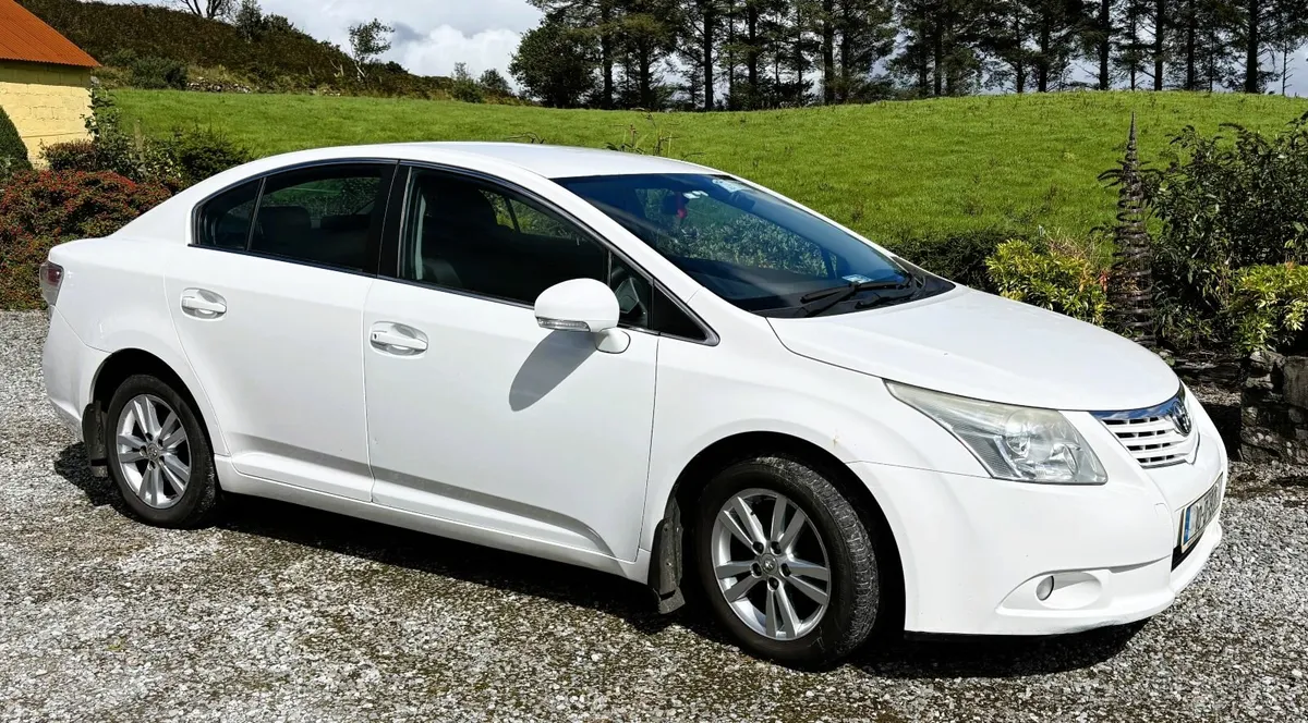 Toyota Avensis NG 2.0 D-4D AURA 4DR - Image 1