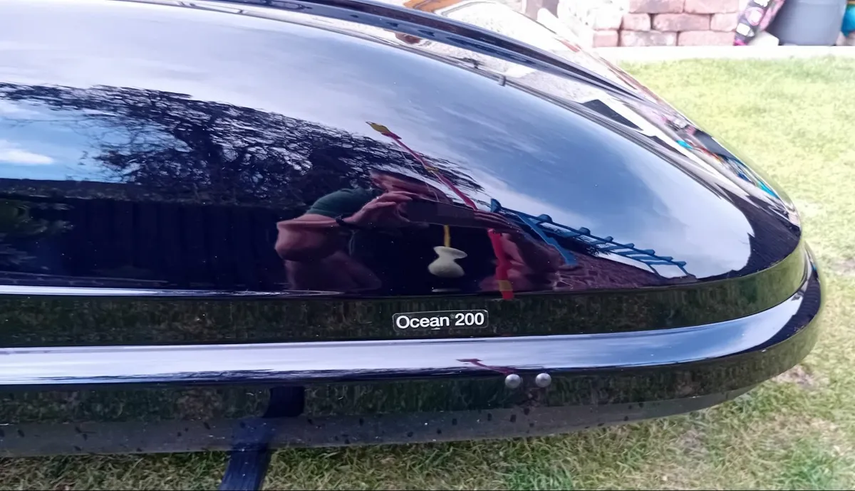 Thule Ocean 200 Roof Box - Image 2