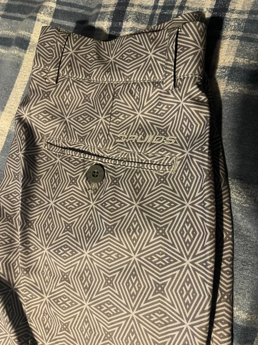 Druids Golf Shorts Grey - Image 3