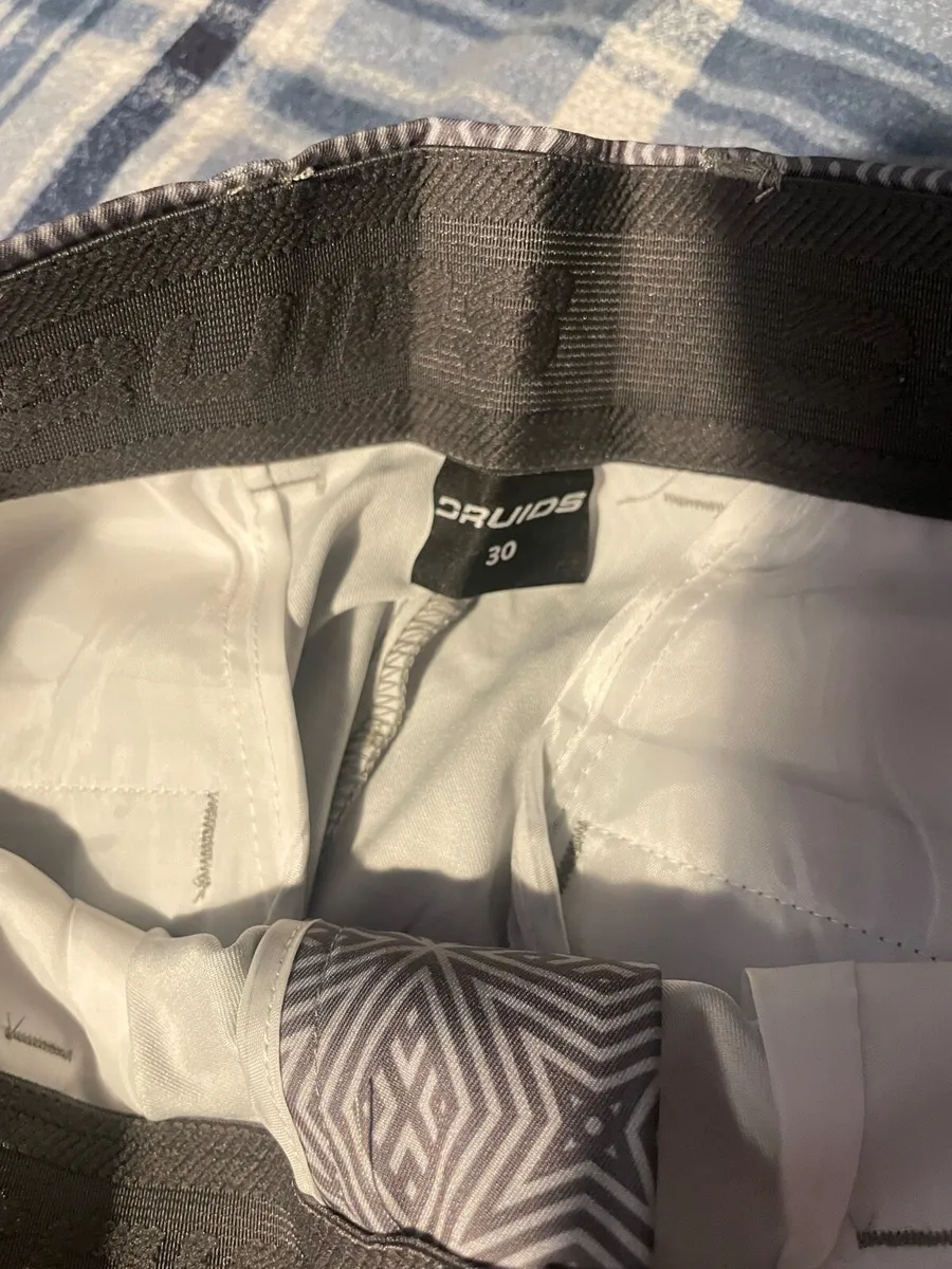 Druids Golf Shorts Grey - Image 4