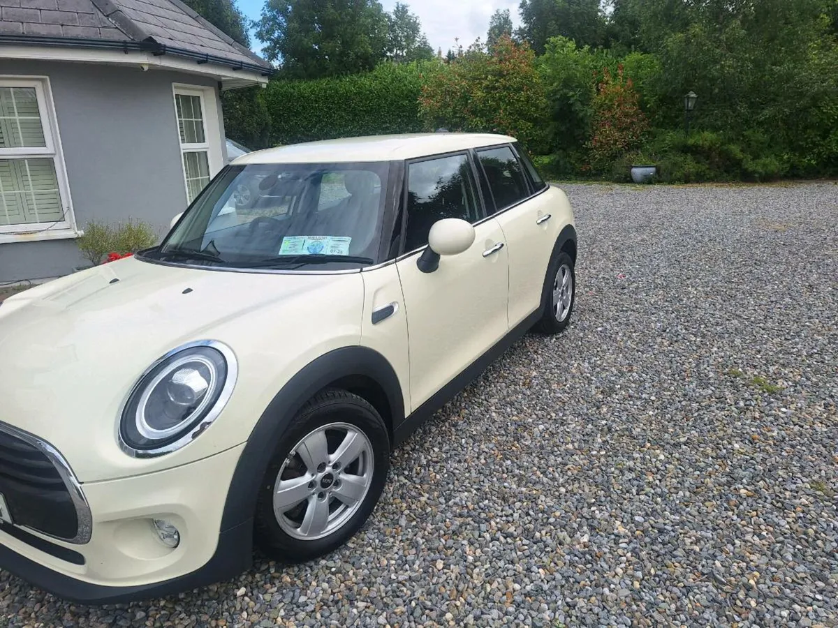 Mini Hatch 1.5 5DR - Image 2