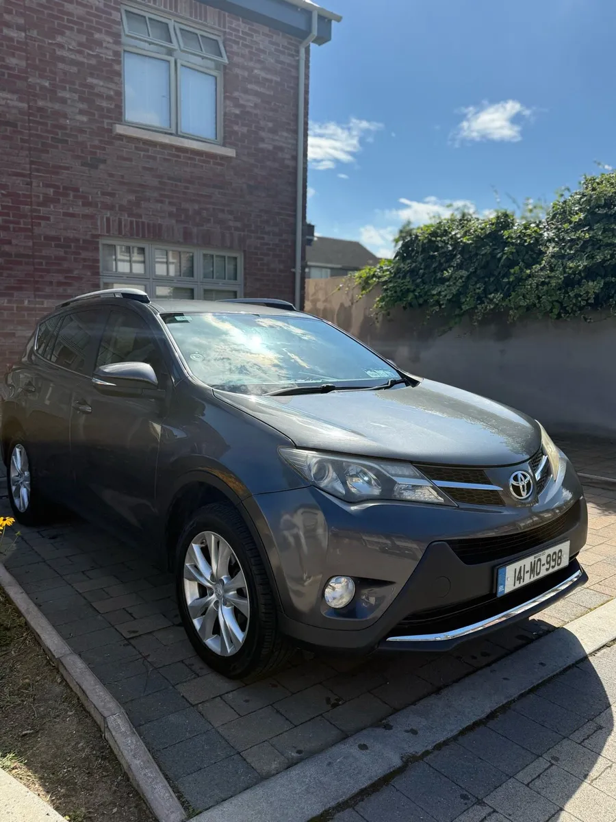 2014 Toyota Rav 4 AWD - Image 1