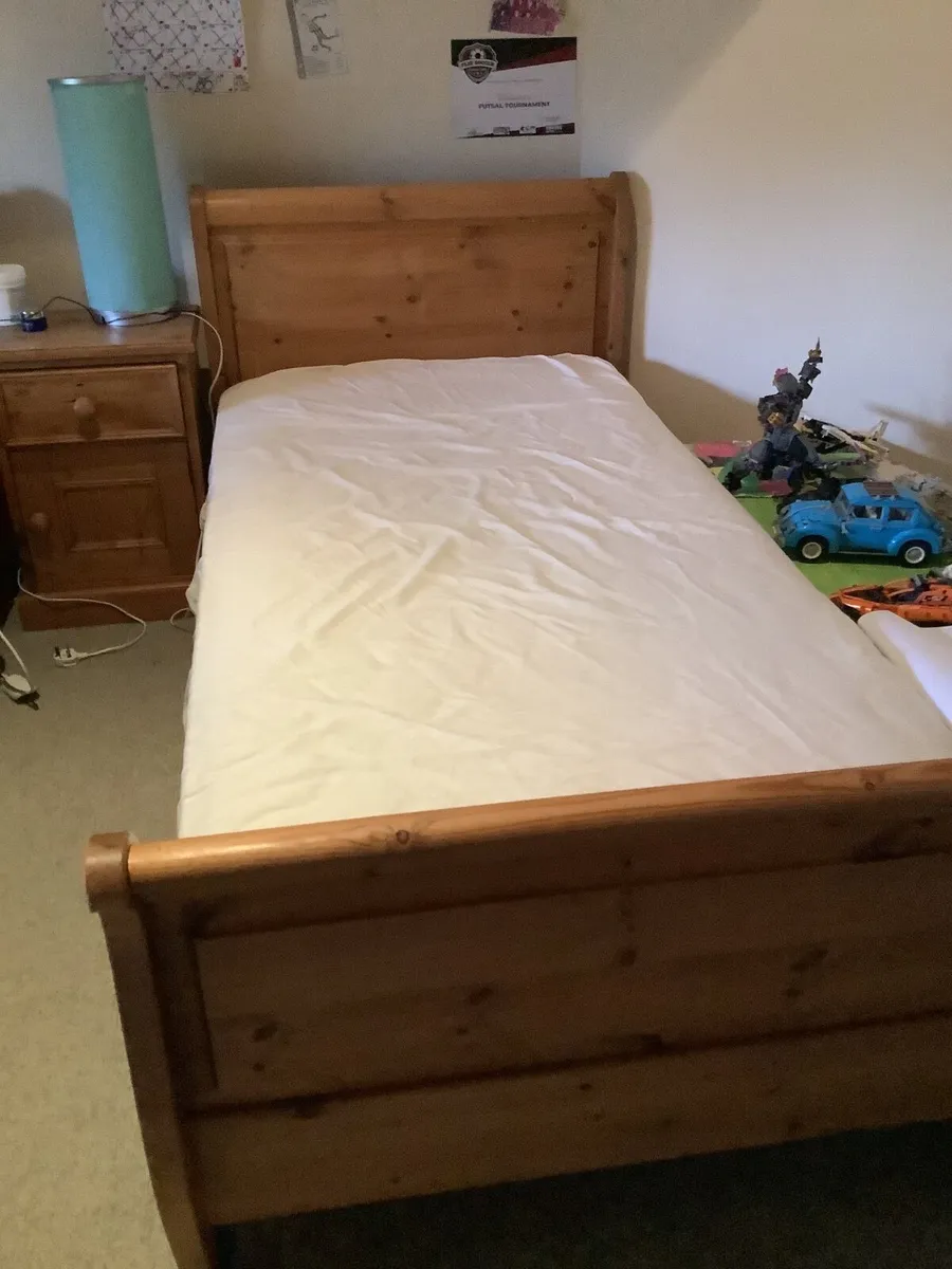 Sleigh bed - Image 1