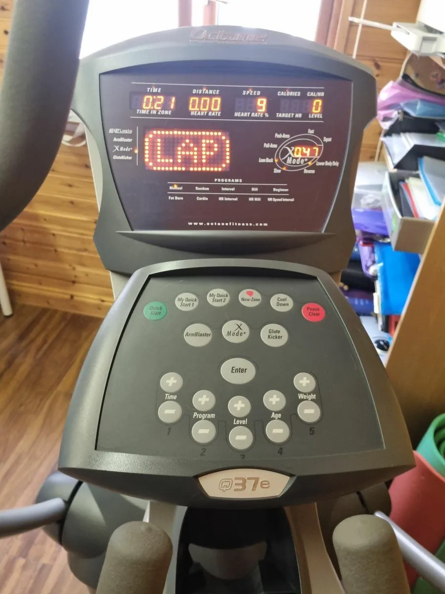 Octane Q37e Elliptical Cross Trainer – Gym Quality - Image 2