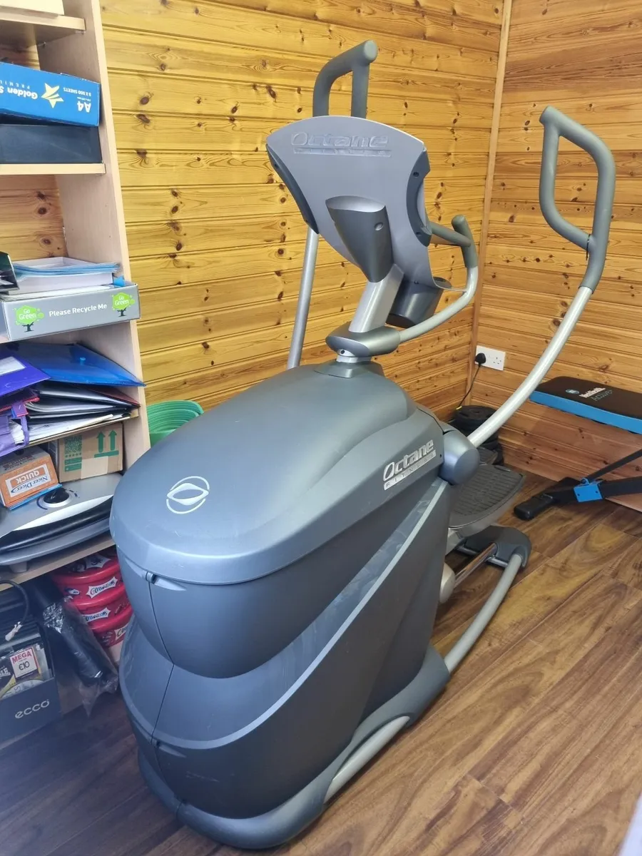 Octane Q37e Elliptical Cross Trainer – Gym Quality - Image 4