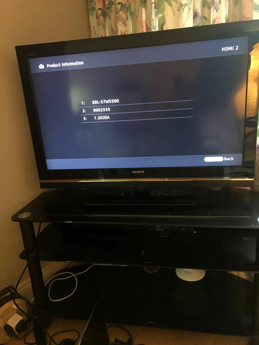 37 " Sony Bravia TV 1080p LCD - Stand - Remote - Image 3