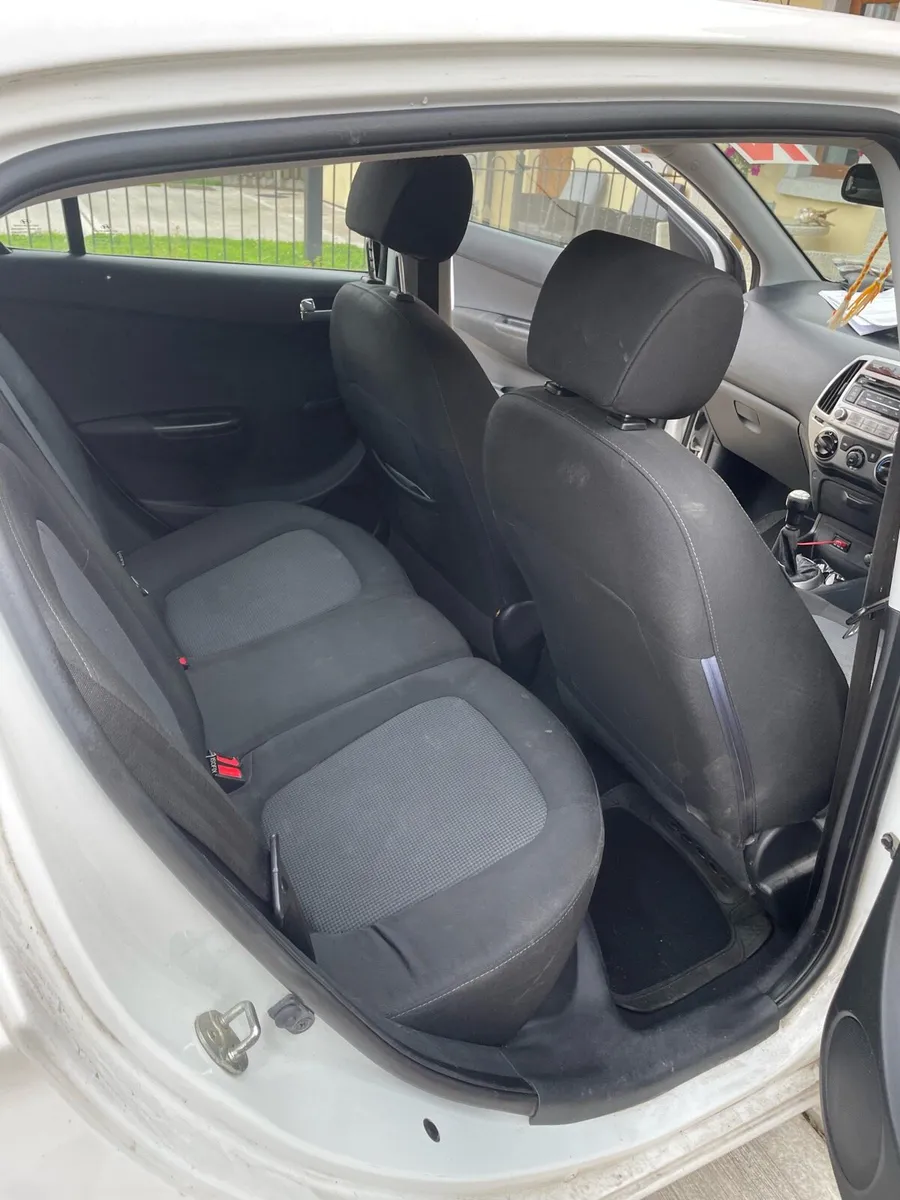 Hyundai i20 1.2 petrol - Image 4