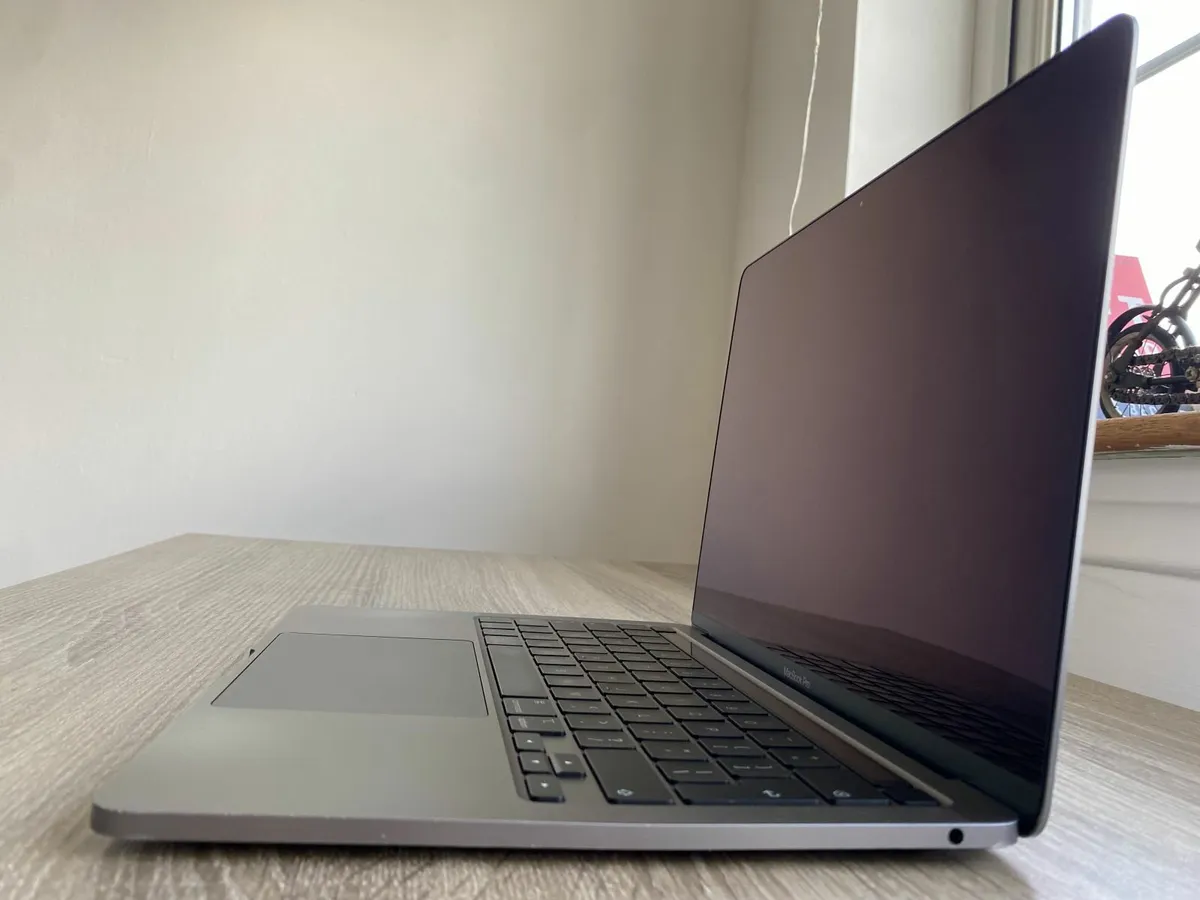 Apple MacBook Pro 13inch (2020) i5 | 256GB | 8GB - Image 3