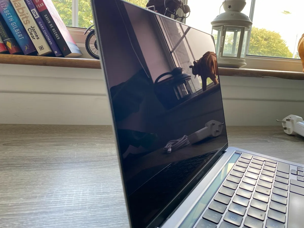 Apple MacBook Pro 13inch (2020) i5 | 256GB | 8GB - Image 4