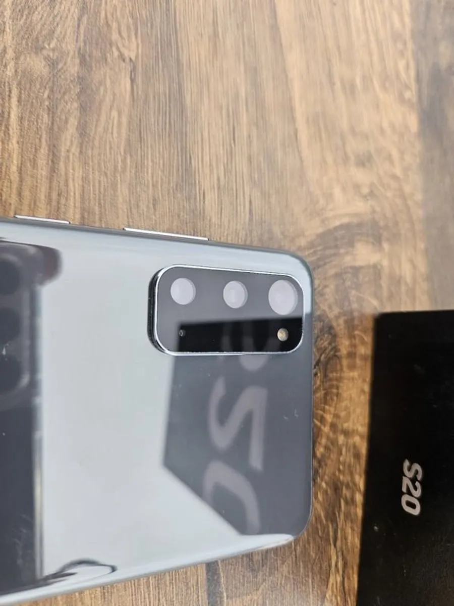Samsung Galaxy S20 5G - Image 2