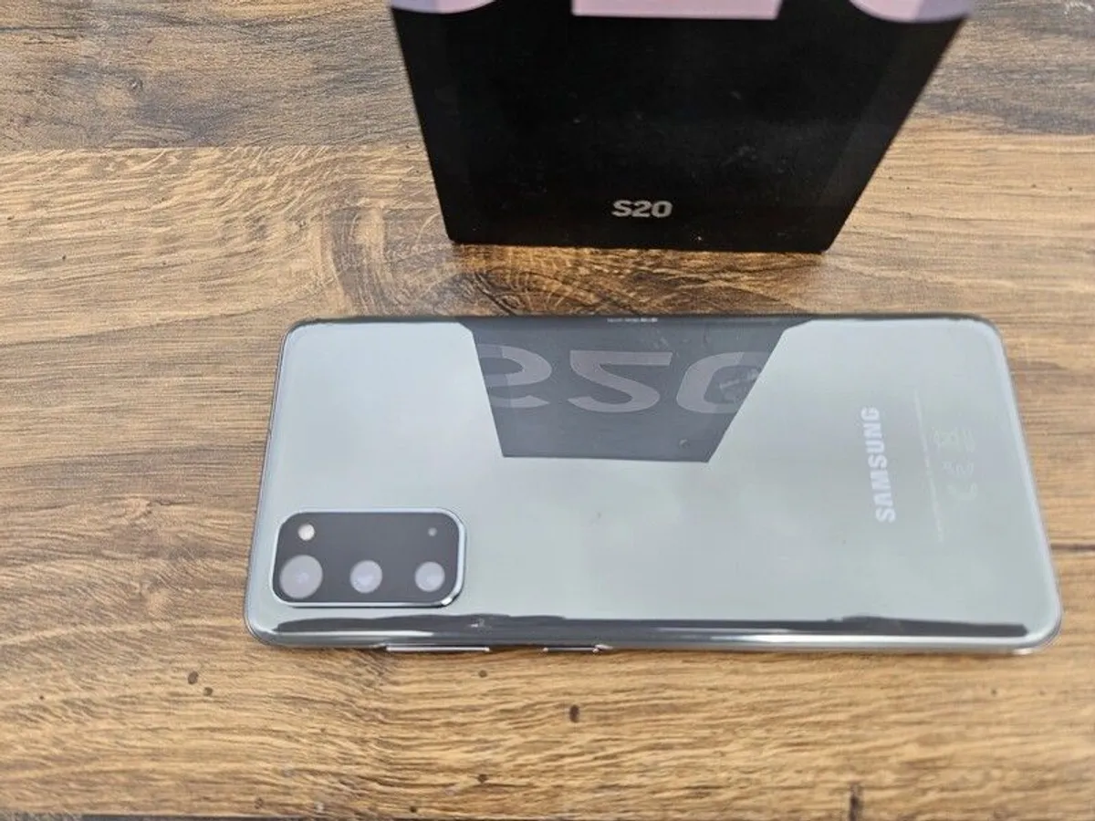 Samsung Galaxy S20 5G - Image 4