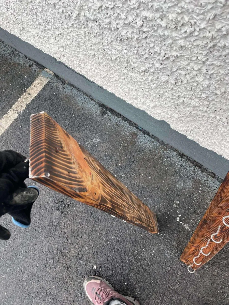 2 woode. Hangers €20 - Image 3