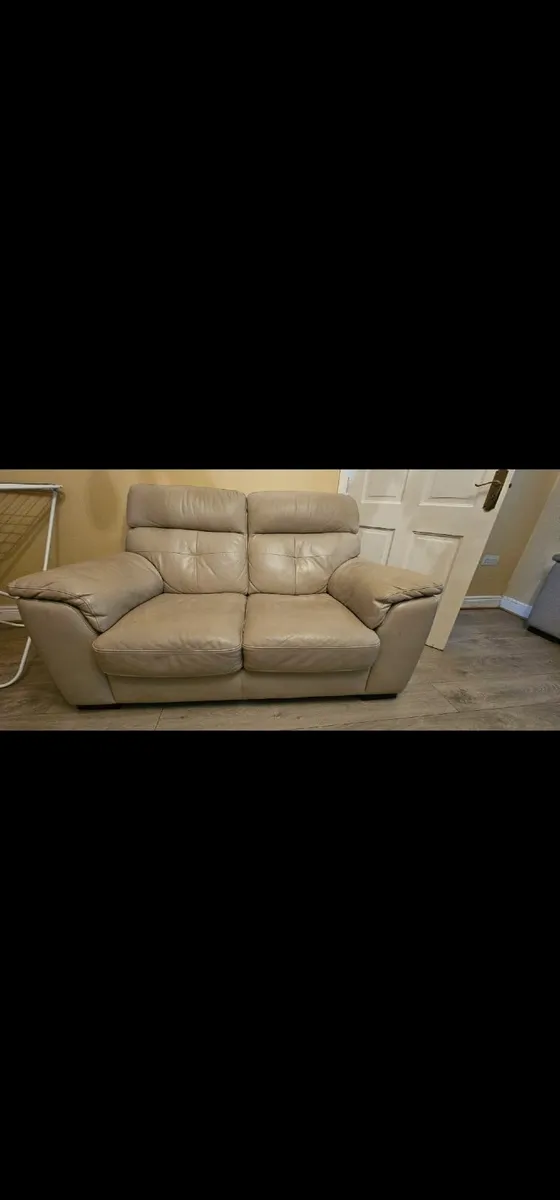 5 seater Italian leather sofa - Image 1