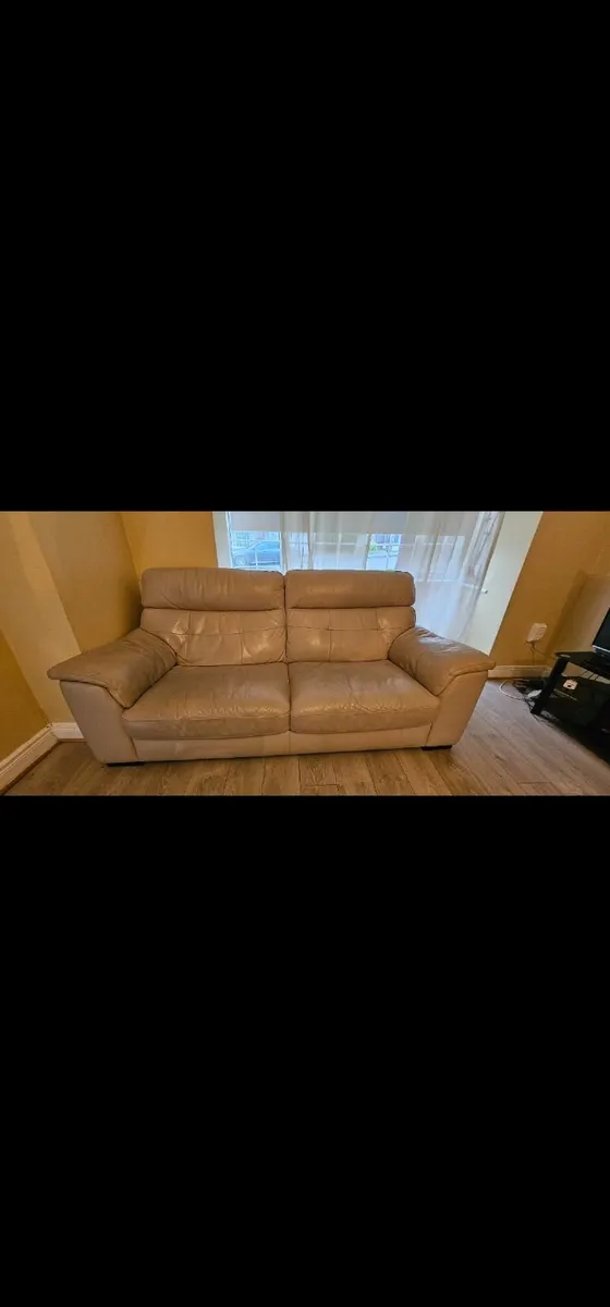 5 seater Italian leather sofa - Image 2